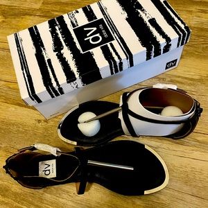 DV Dolce Vita Flat Black Sandals